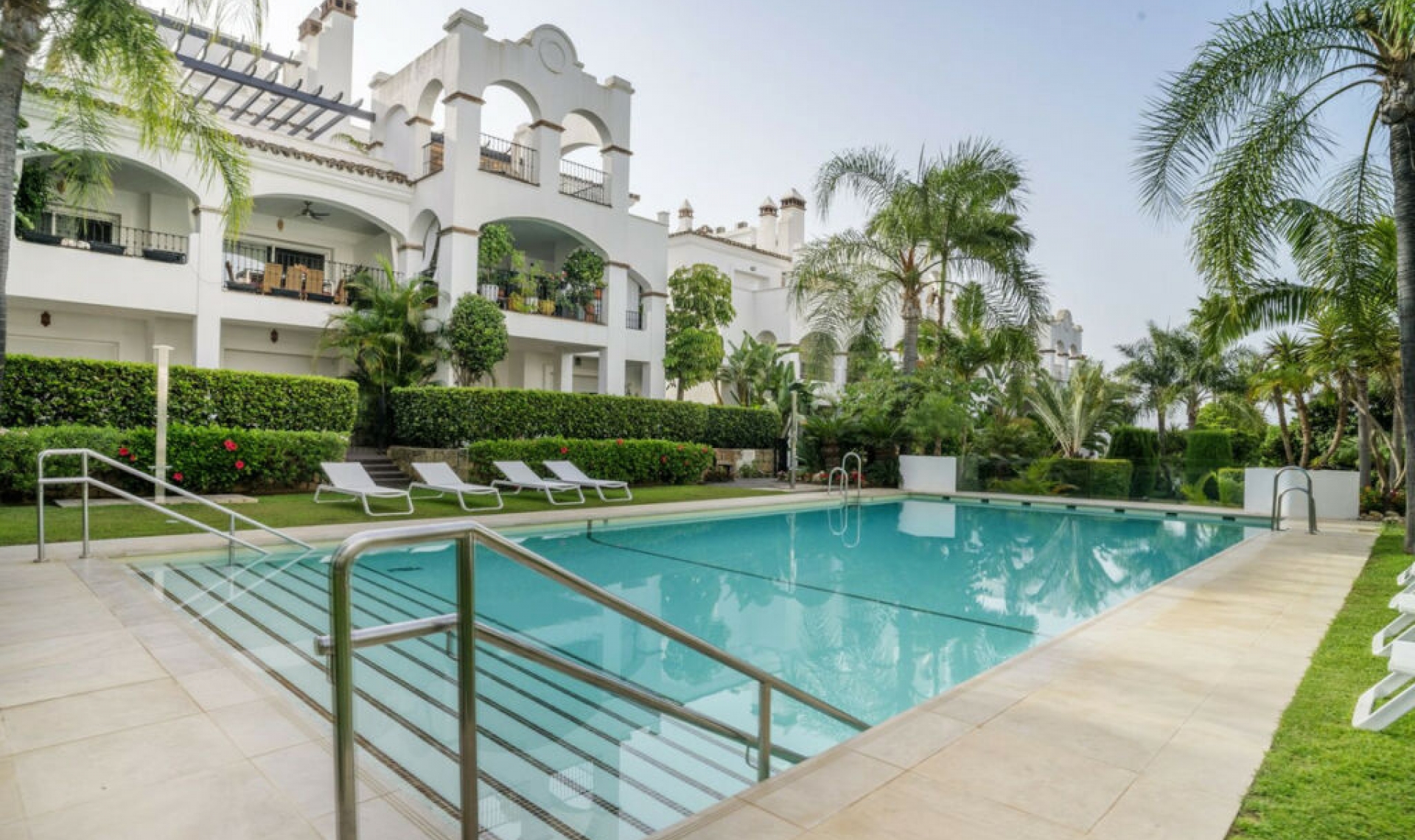 Resale - Apartment -
Marbella