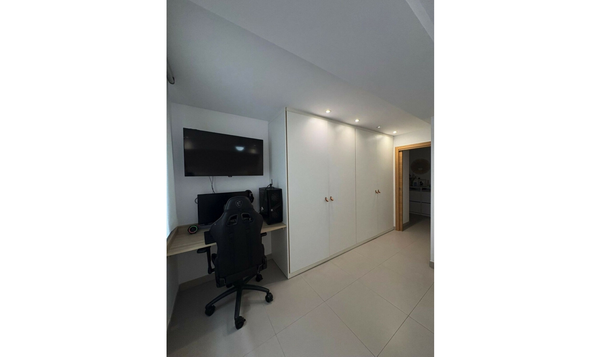 Resale - Apartment -
Marbella