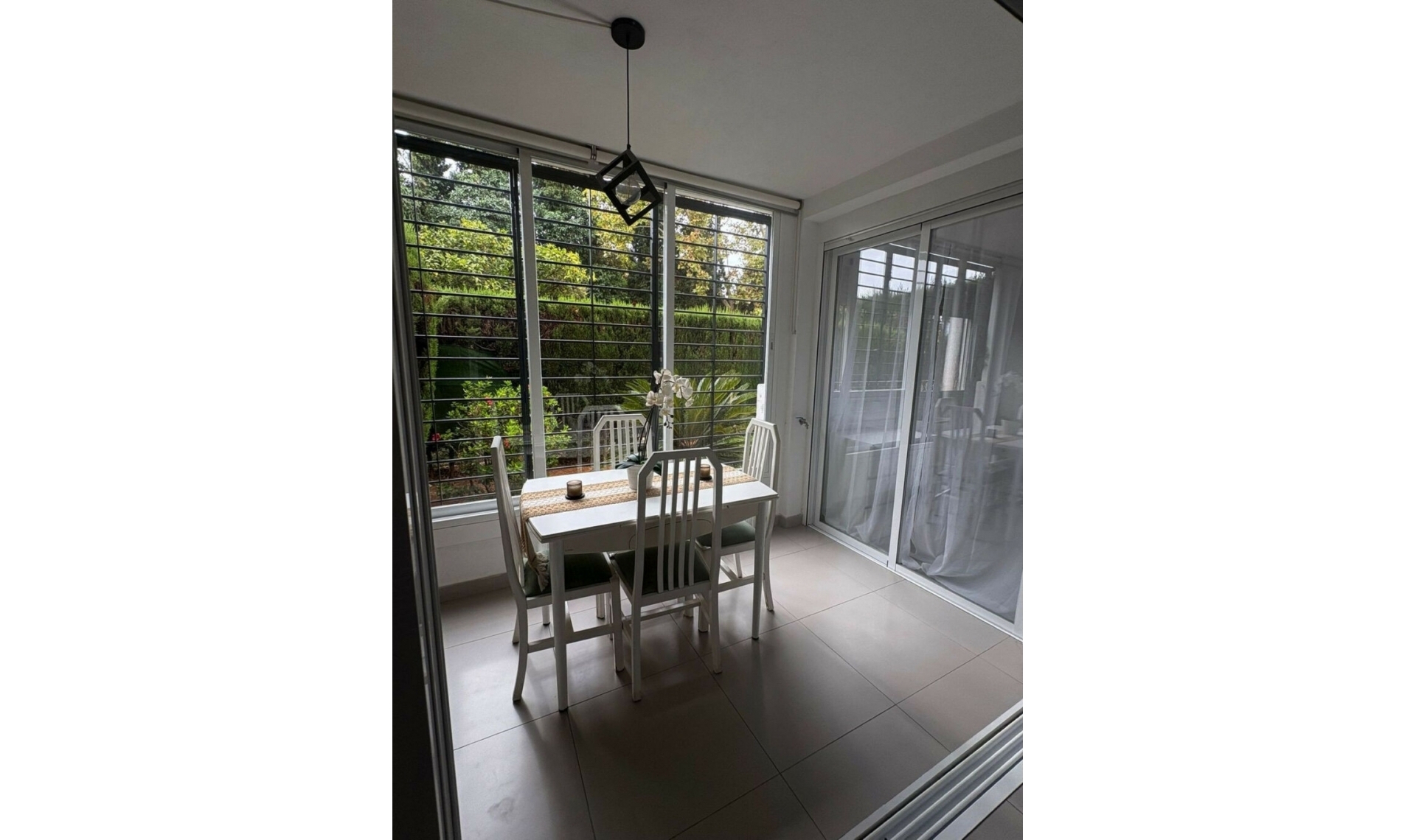 Resale - Apartment -
Marbella