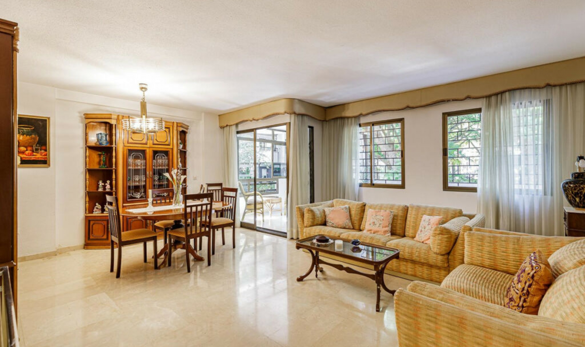 Resale - Apartment -
Marbella