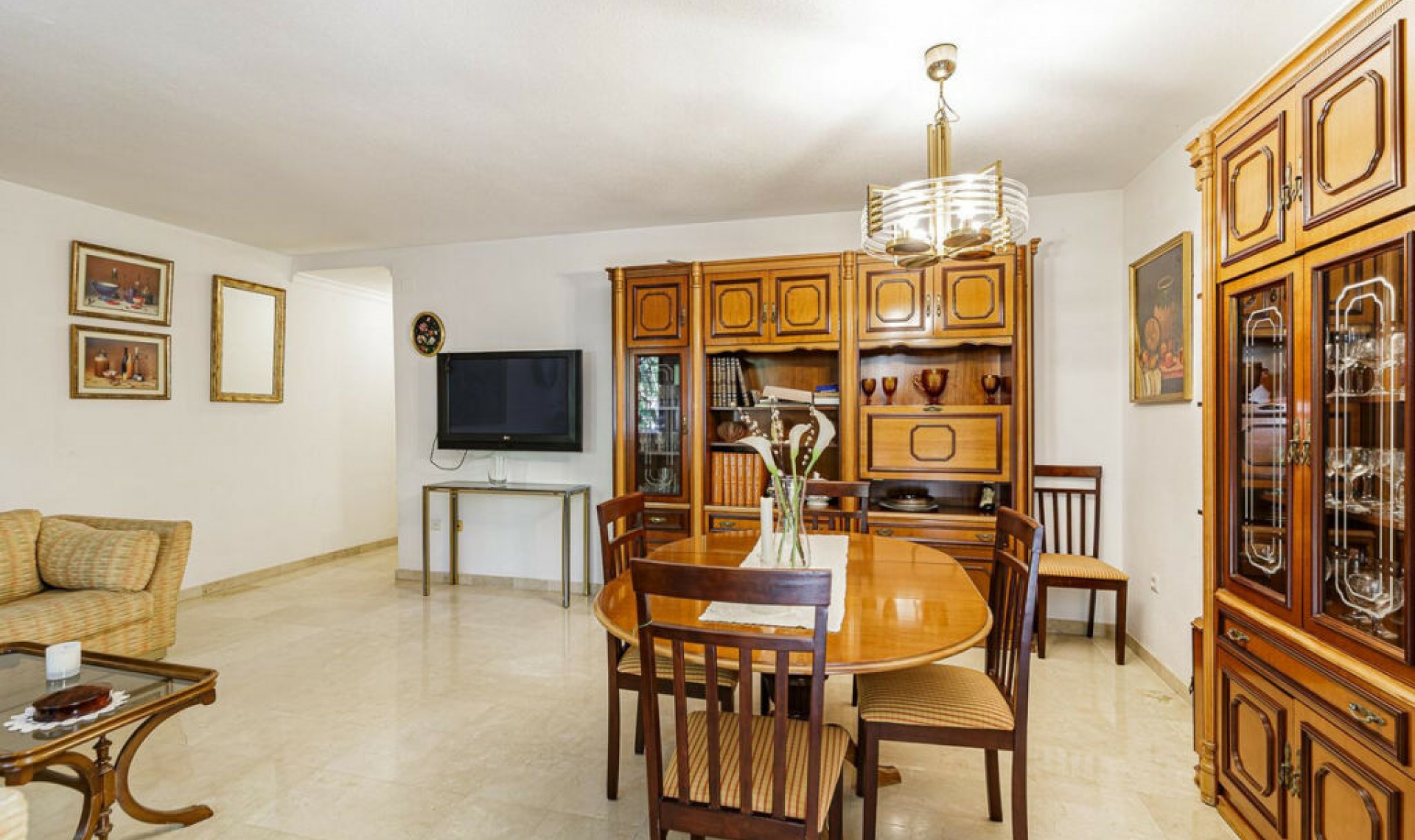 Resale - Apartment -
Marbella