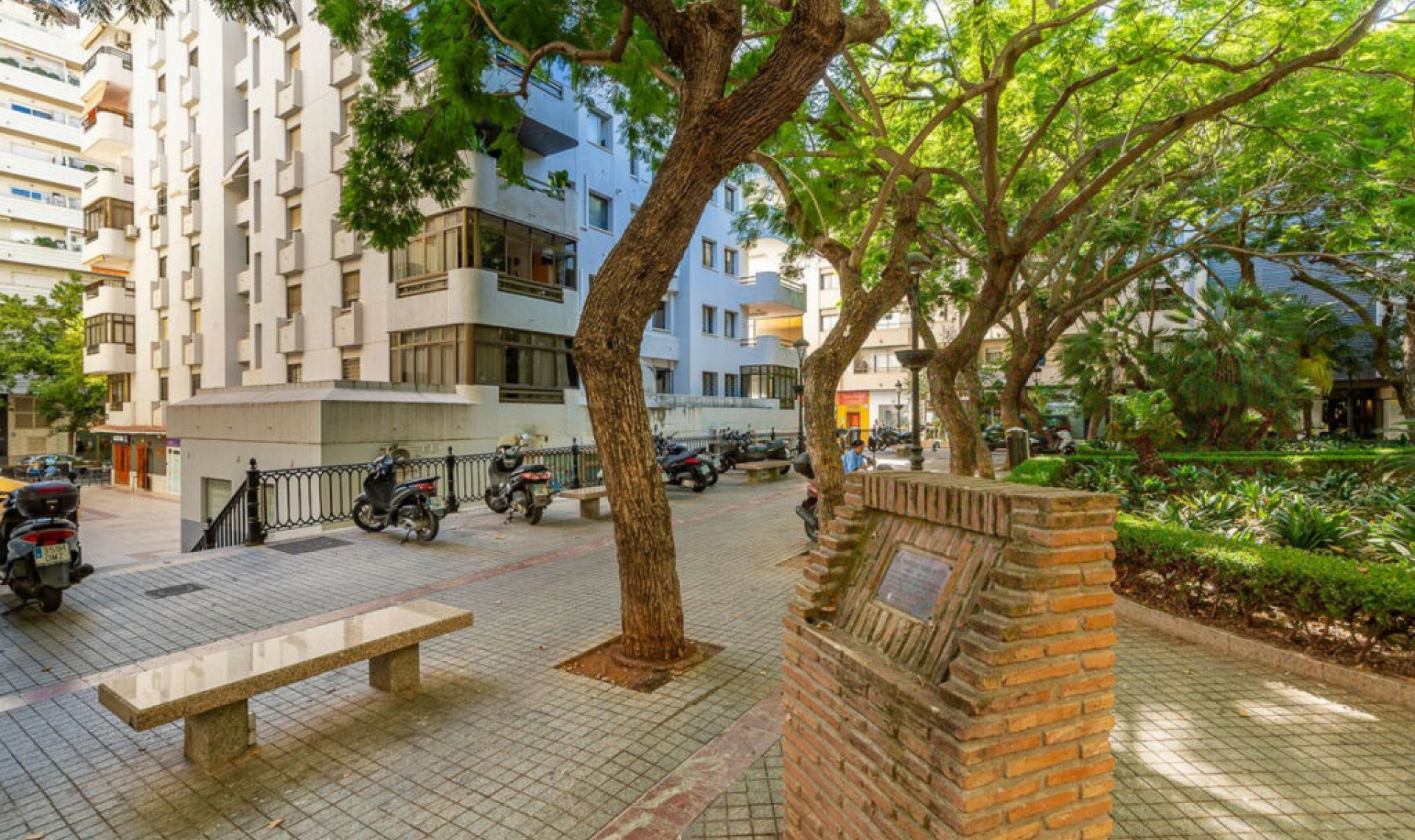 Resale - Apartment -
Marbella