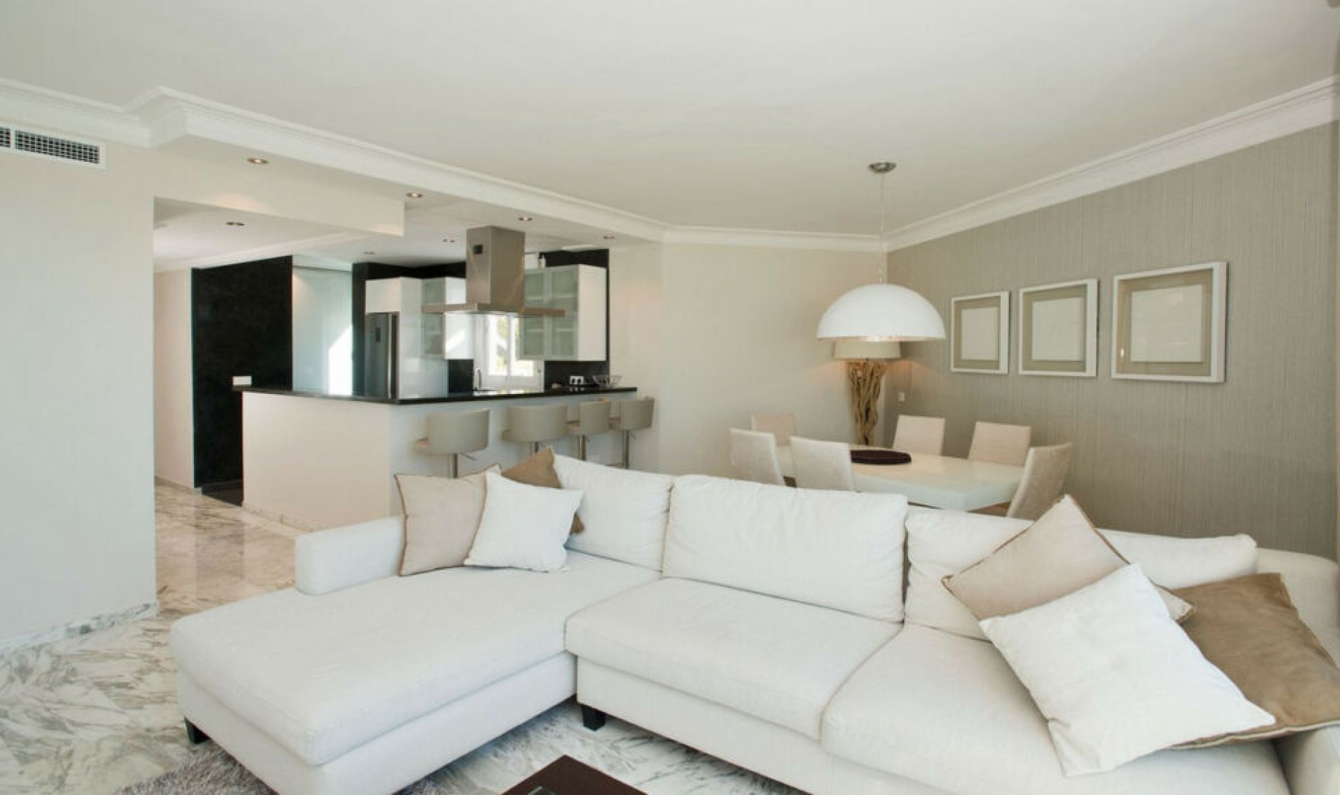 Resale - Apartment -
Marbella