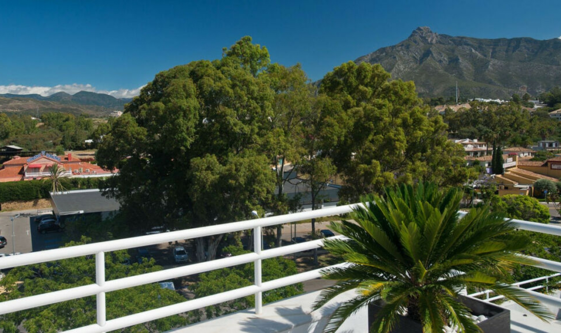 Resale - Apartment -
Marbella