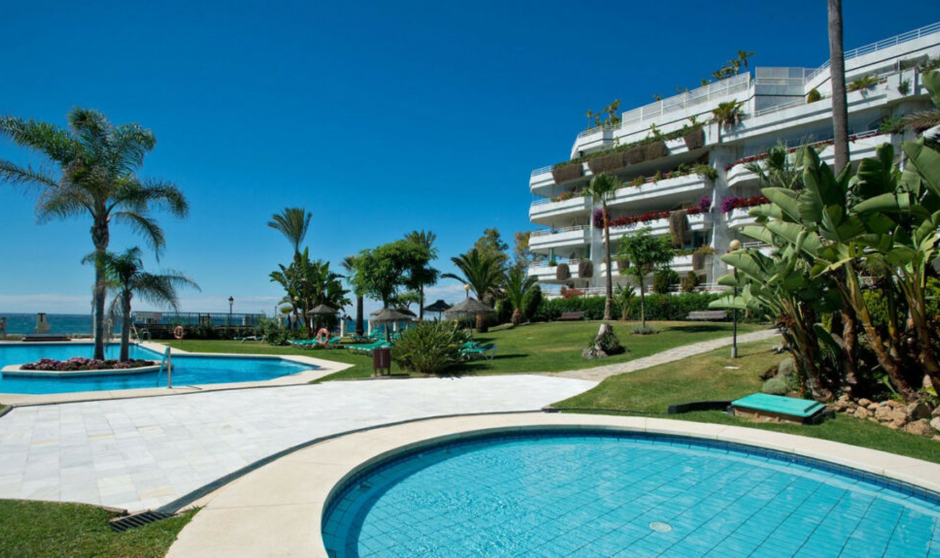 Resale - Apartment -
Marbella