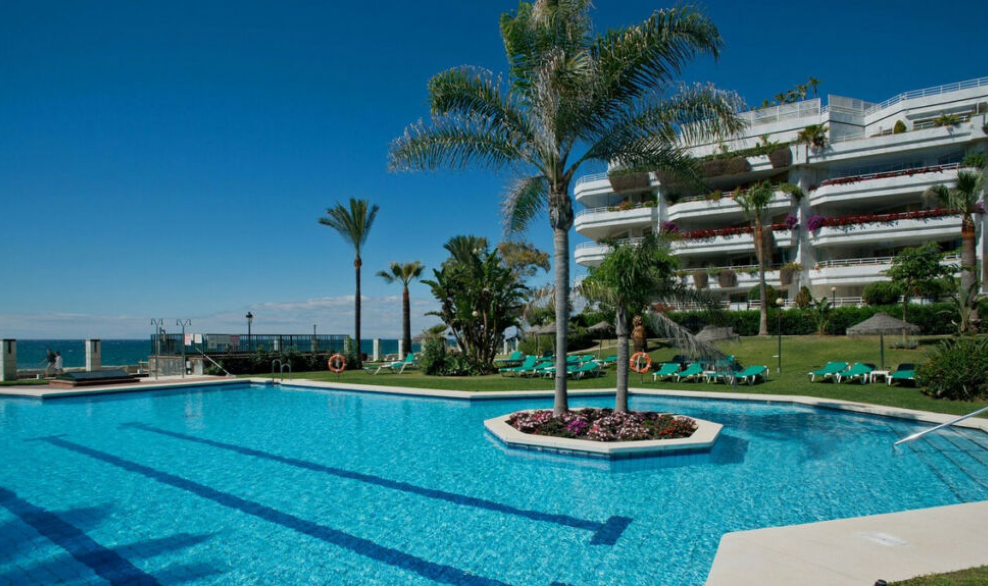 Resale - Apartment -
Marbella