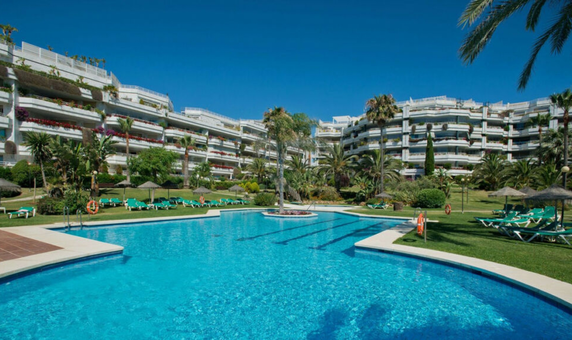 Resale - Apartment -
Marbella