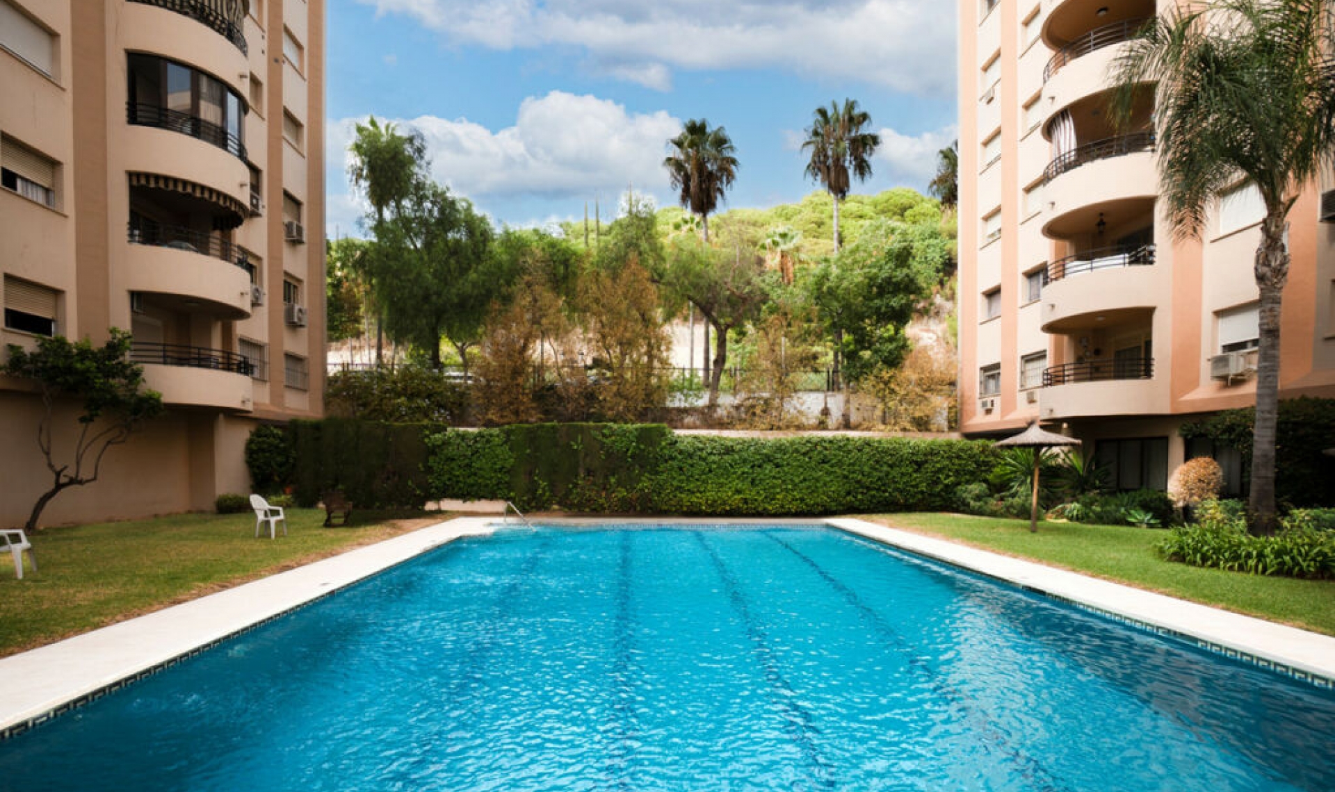 Resale - Apartment -
Marbella