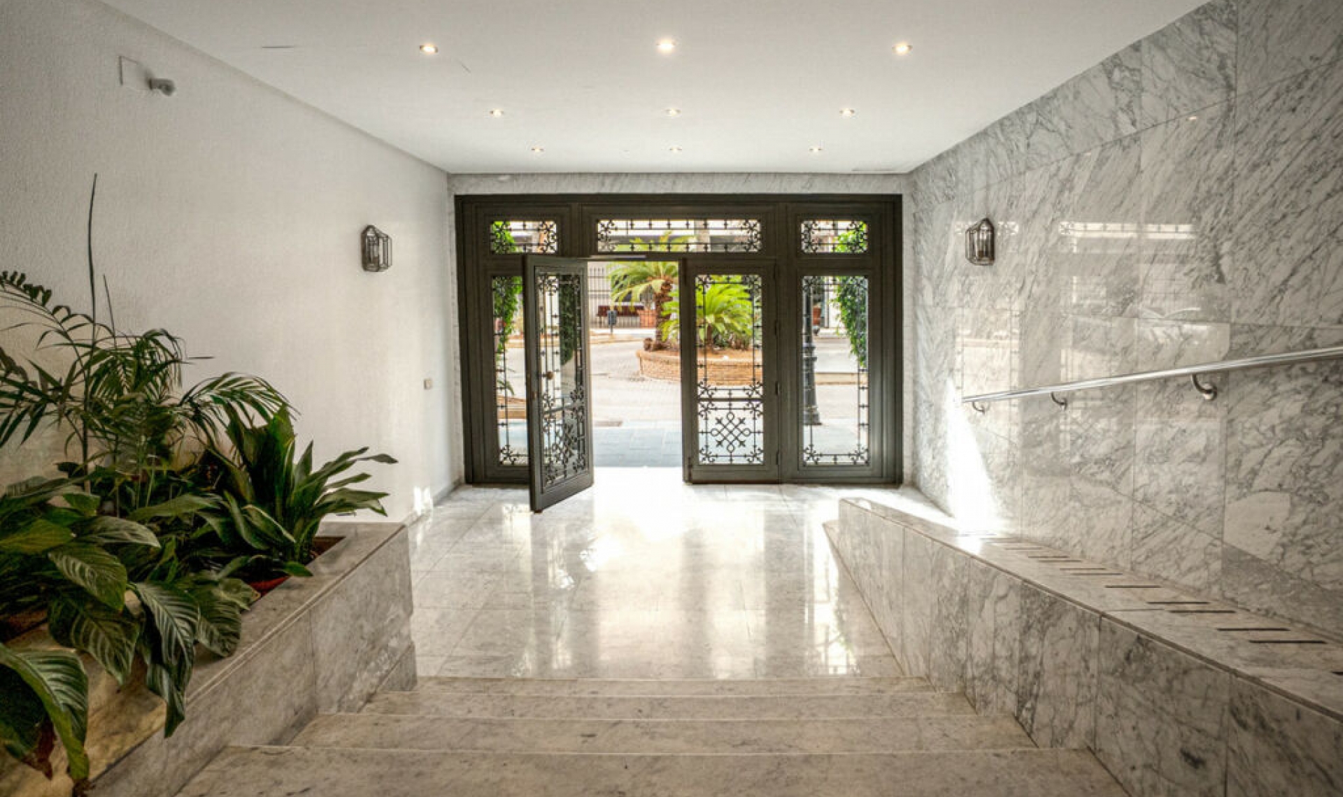 Resale - Apartment -
Marbella