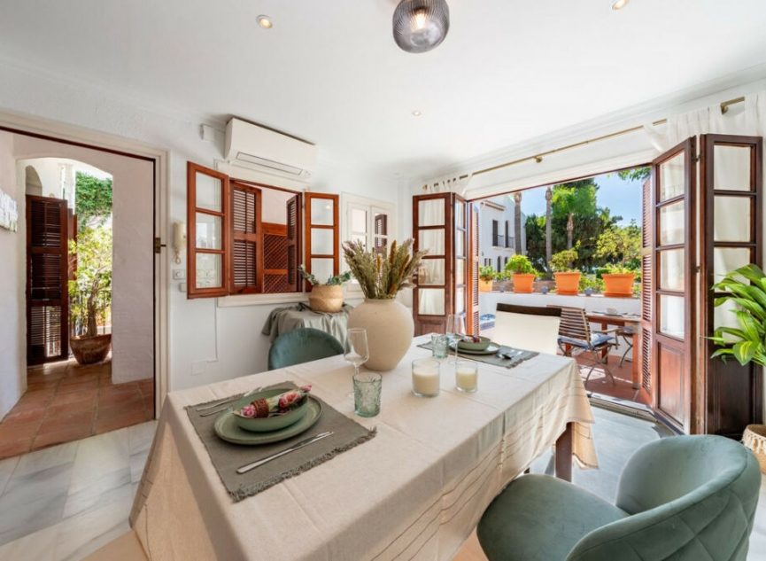 Resale - Apartment -
Marbella