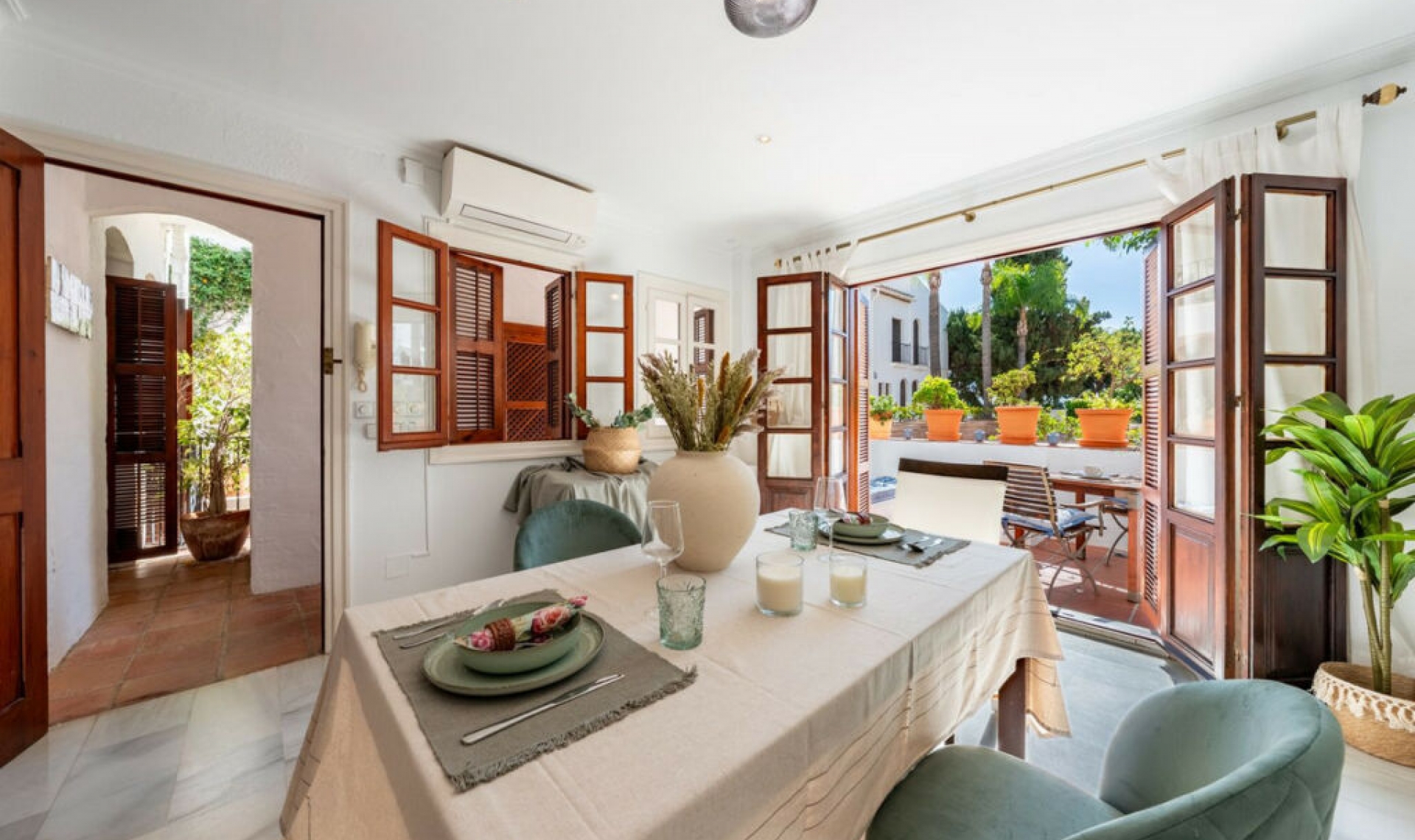 Resale - Apartment -
Marbella