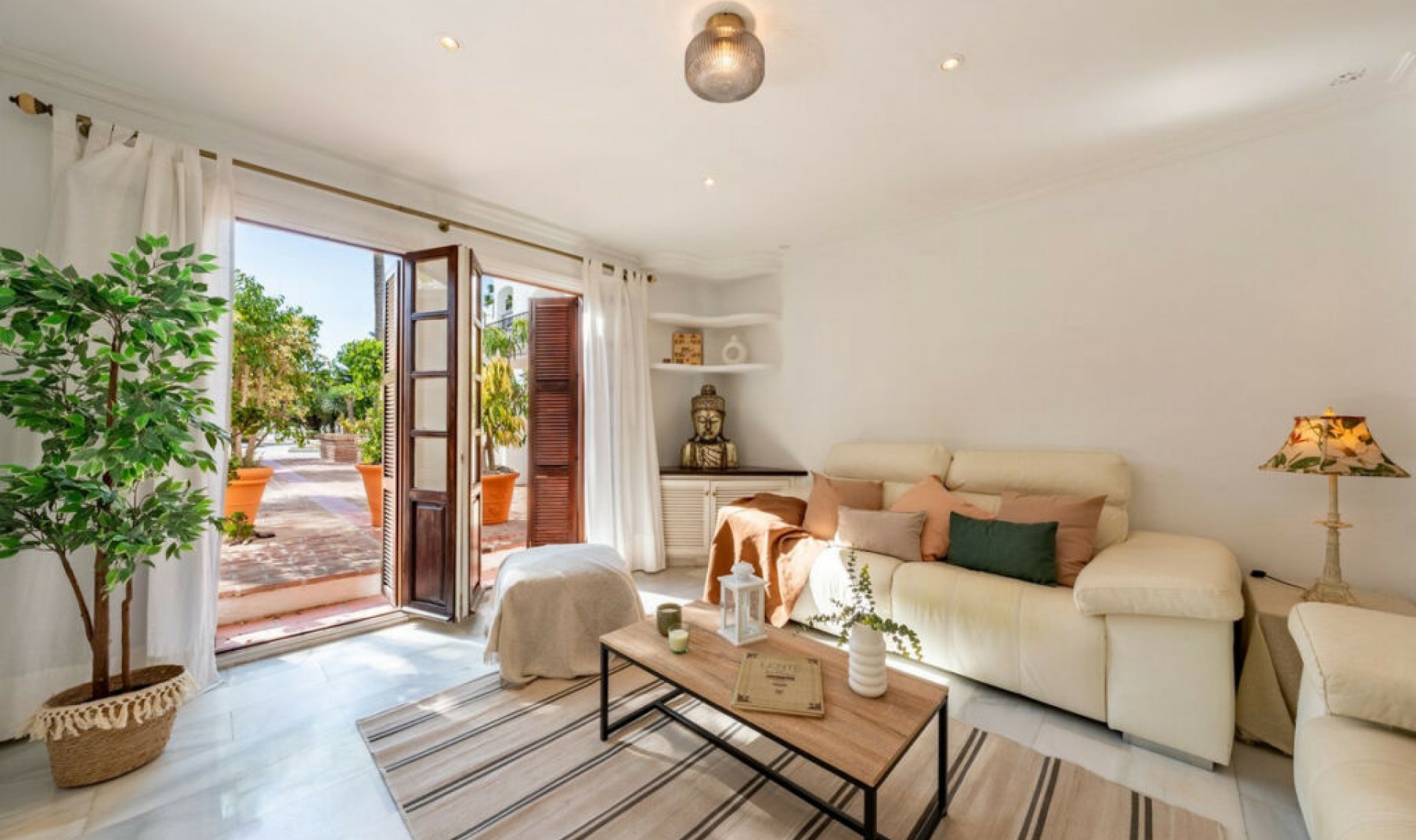 Resale - Apartment -
Marbella