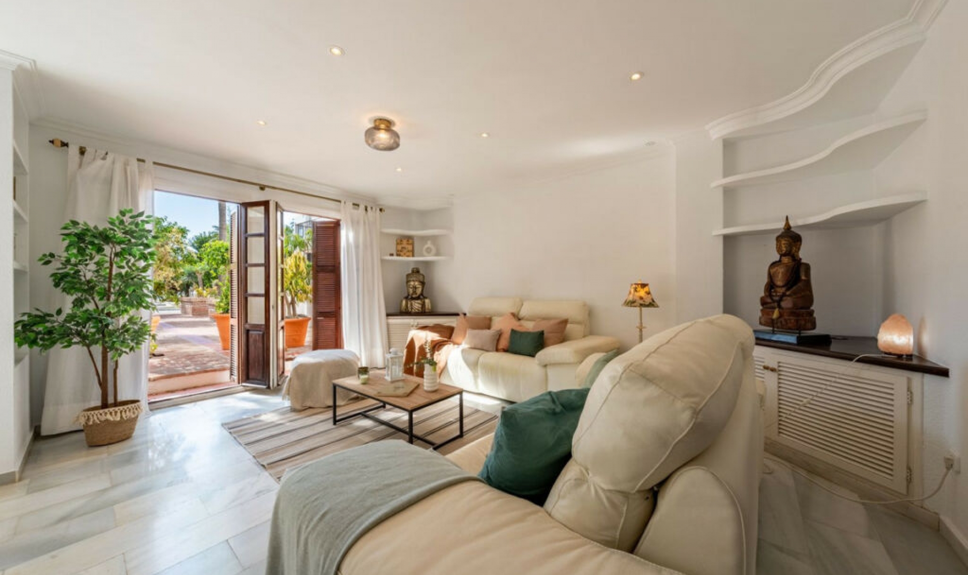 Resale - Apartment -
Marbella