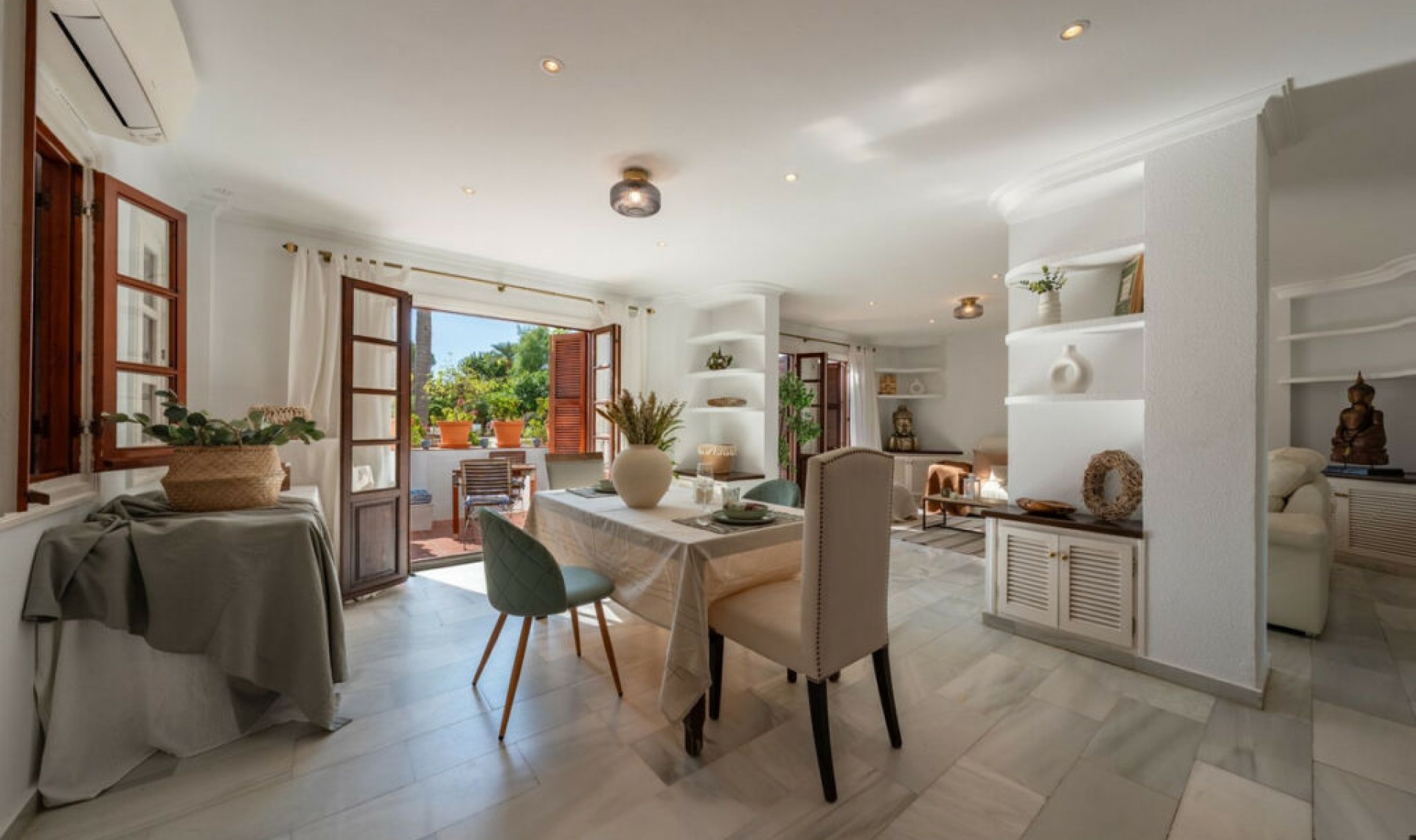 Resale - Apartment -
Marbella