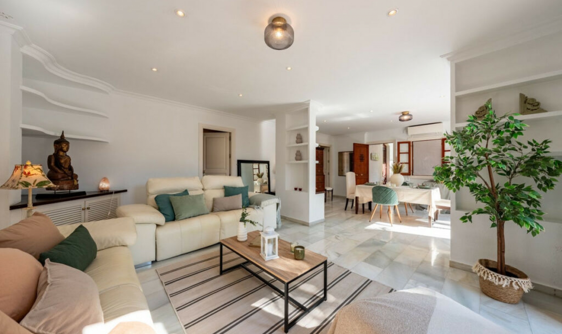 Resale - Apartment -
Marbella