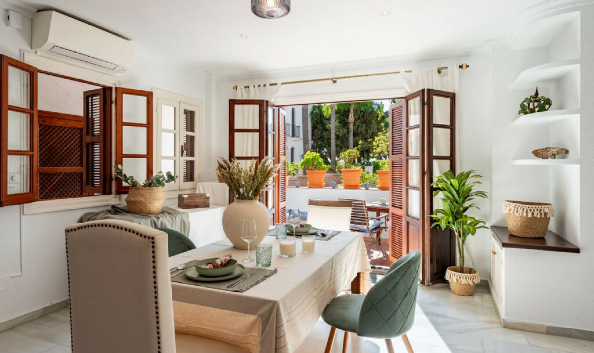 Resale - Apartment -
Marbella