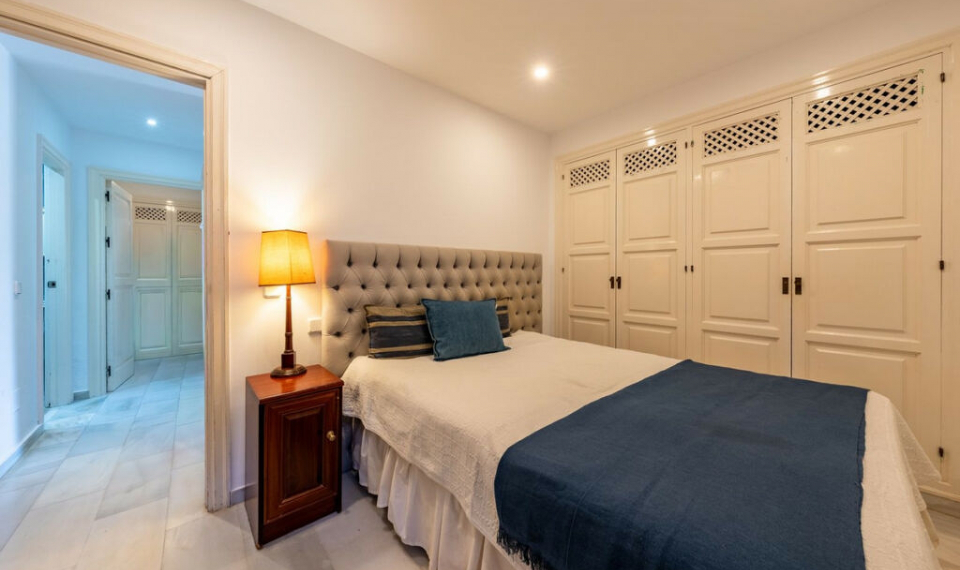 Resale - Apartment -
Marbella