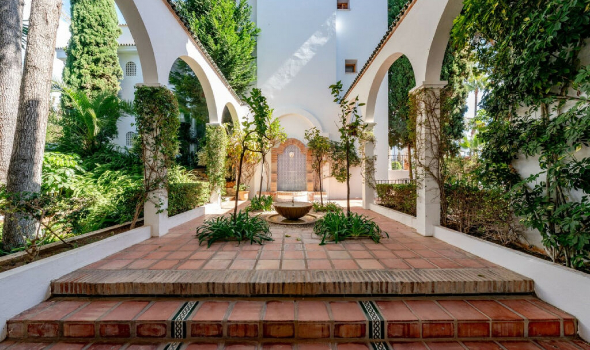 Resale - Apartment -
Marbella