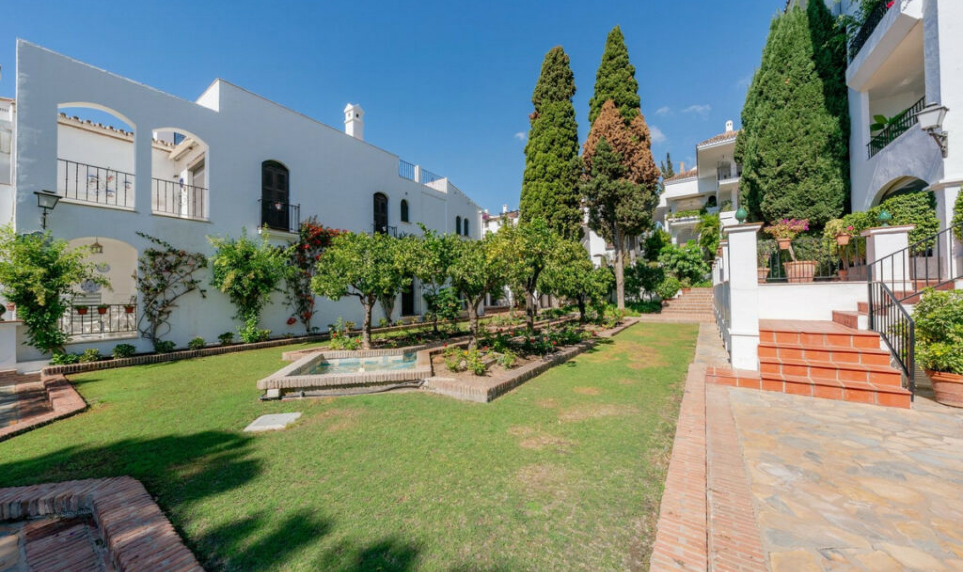 Resale - Apartment -
Marbella