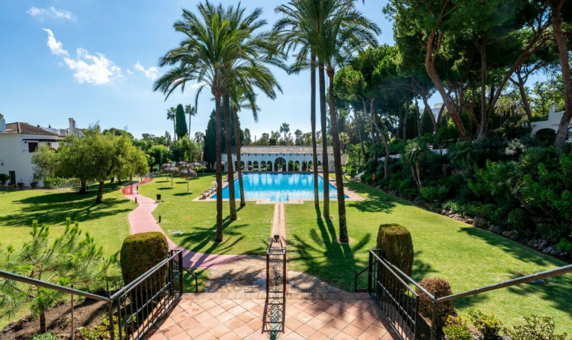 Resale - Apartment -
Marbella