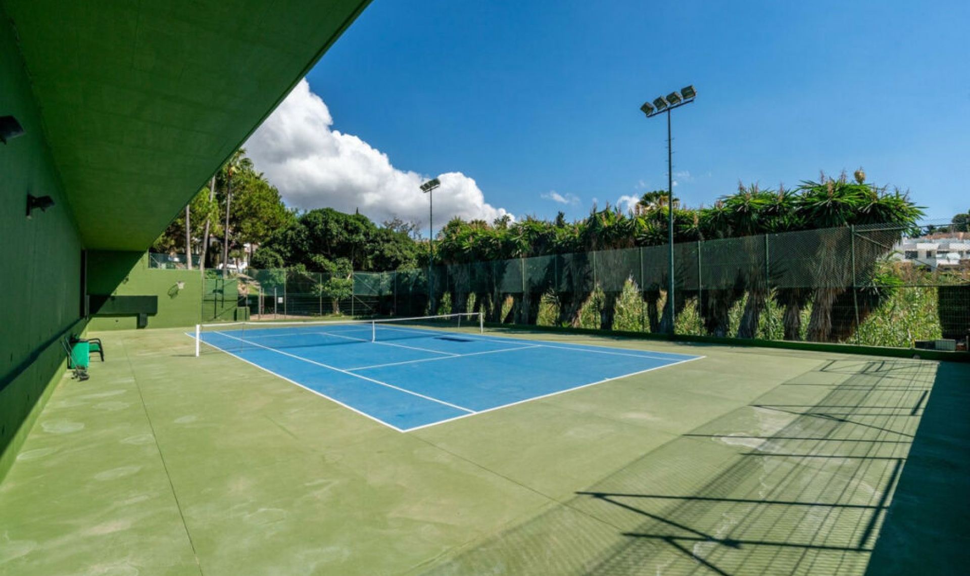 Resale - Apartment -
Marbella