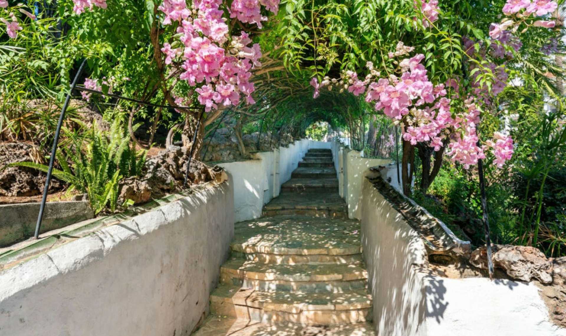 Resale - Apartment -
Marbella