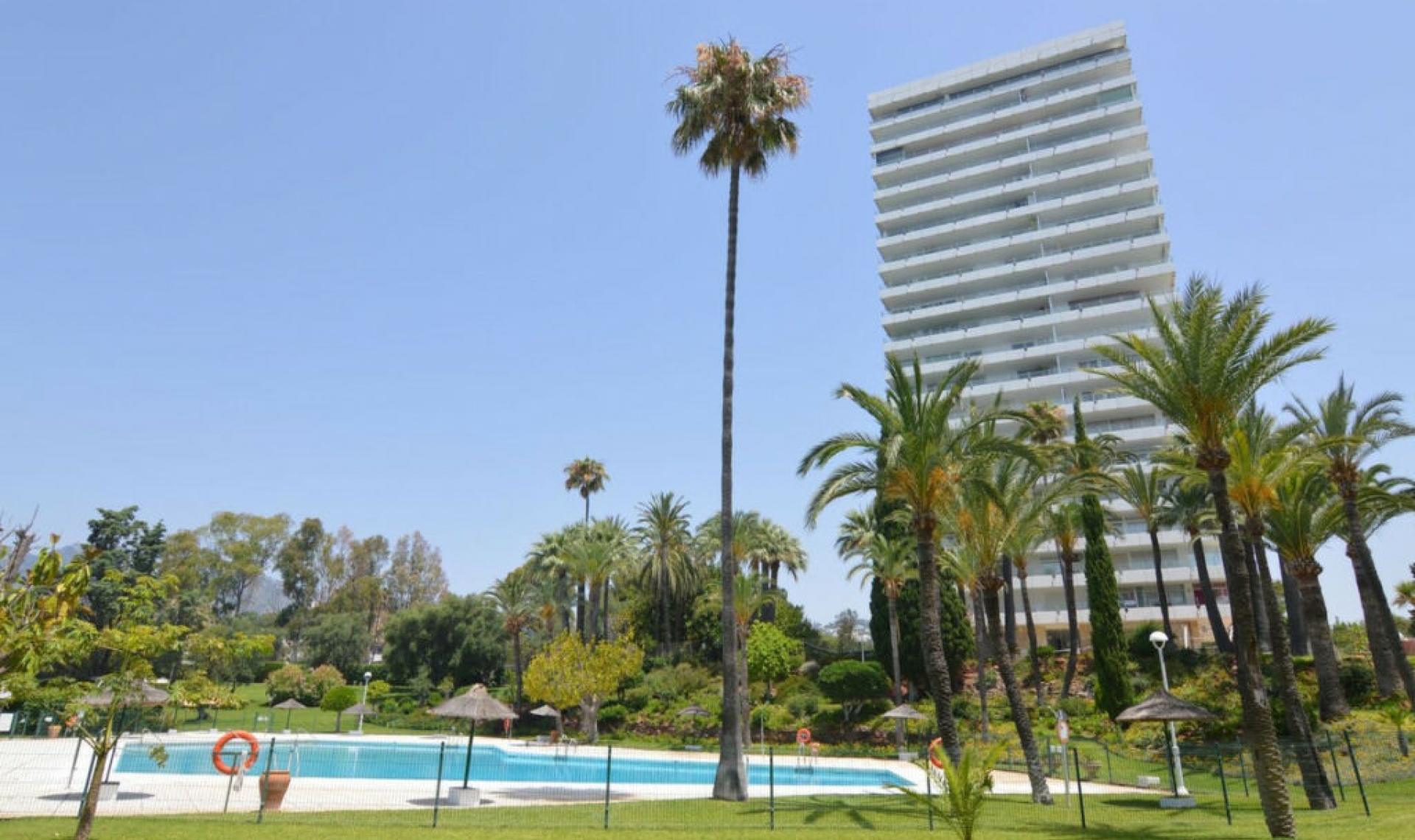 Resale - Apartment -
Marbella
