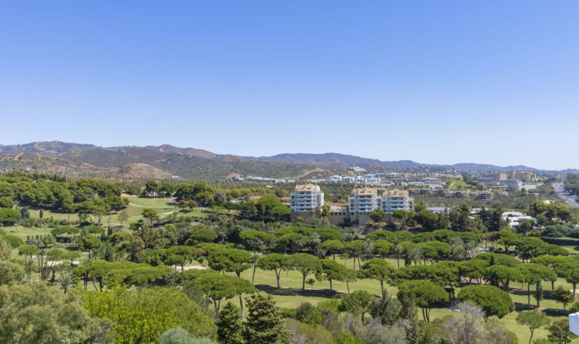 Resale - Apartment -
Marbella