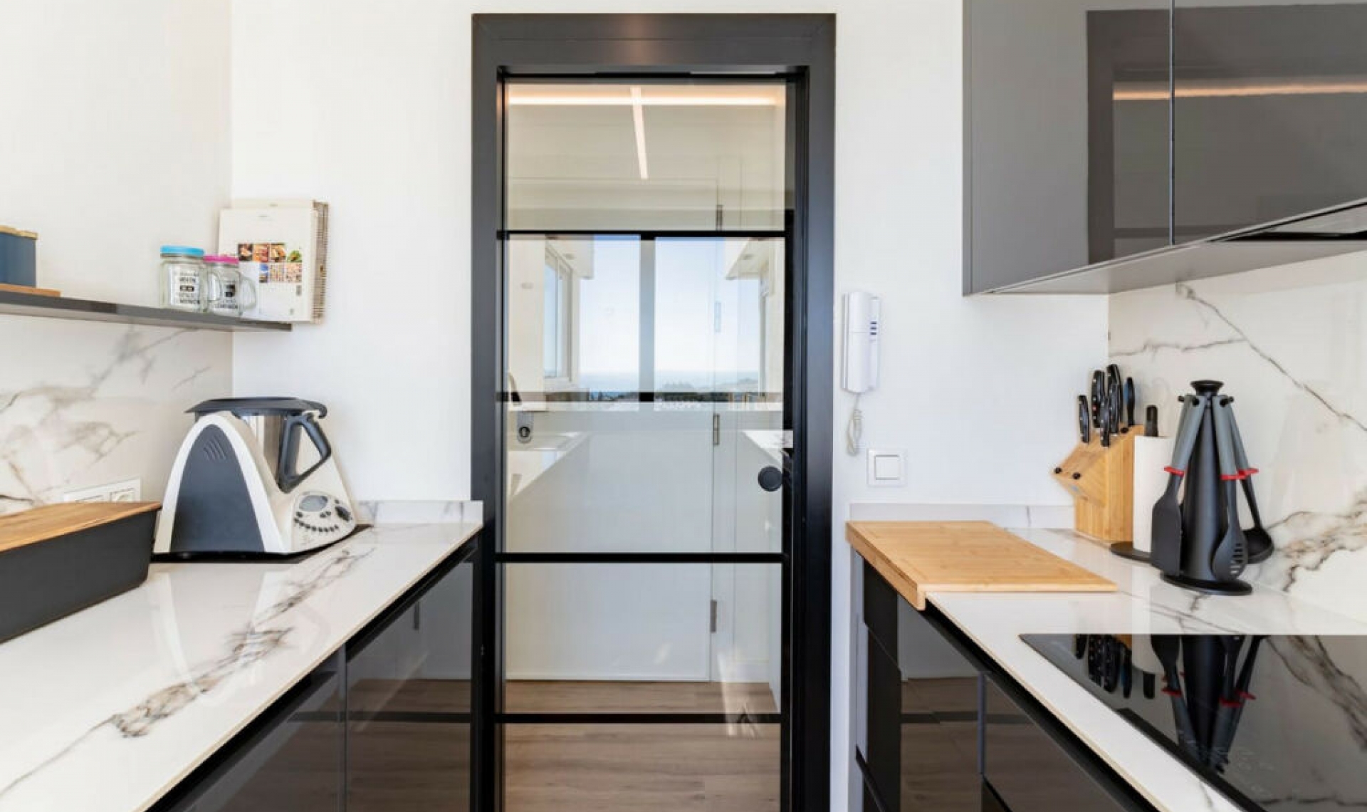 Resale - Apartment -
Marbella