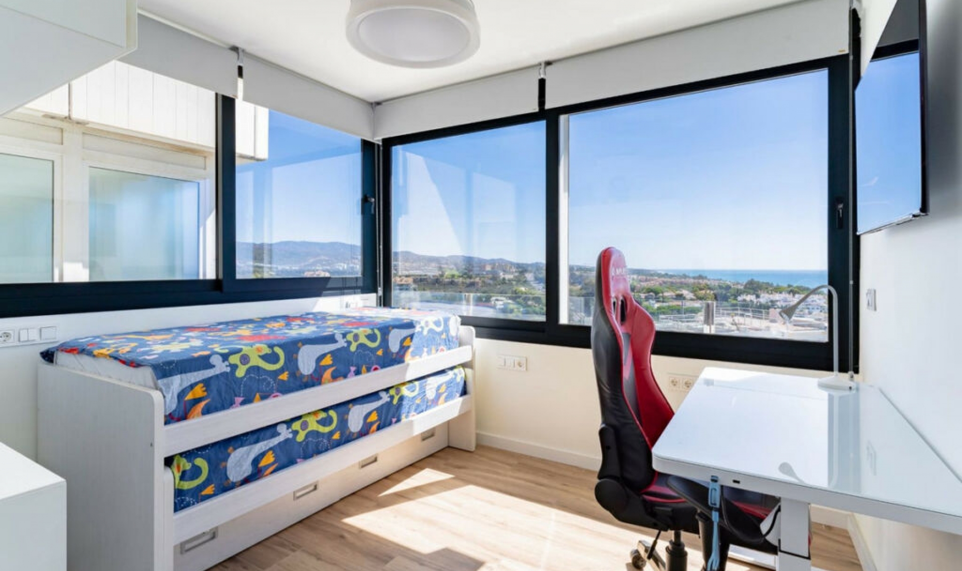 Resale - Apartment -
Marbella