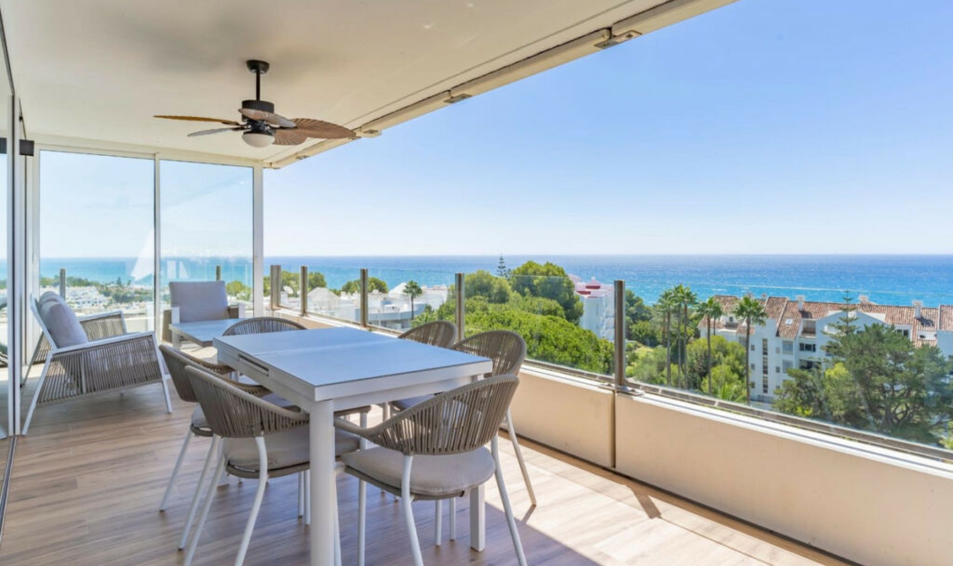 Resale - Apartment -
Marbella