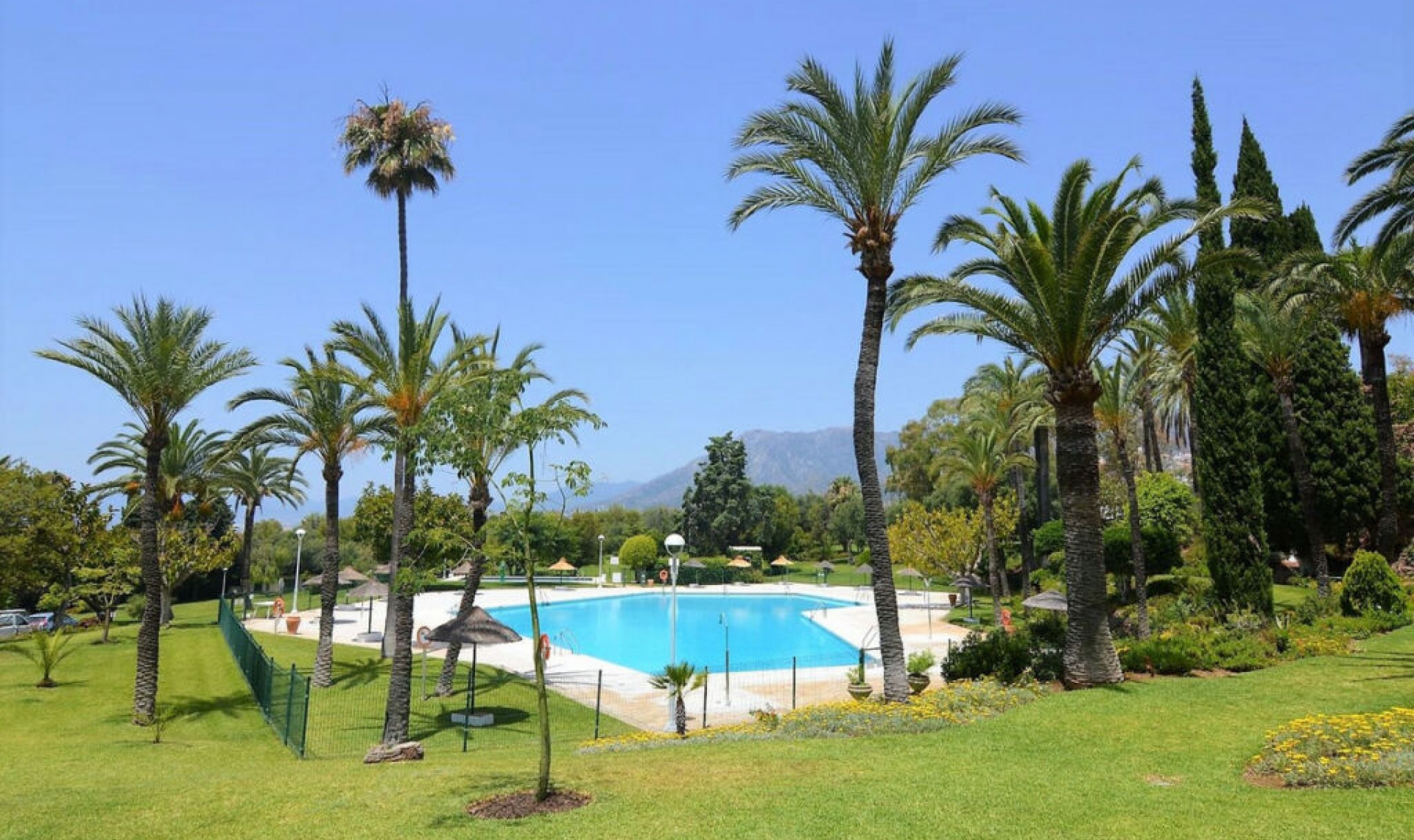 Resale - Apartment -
Marbella