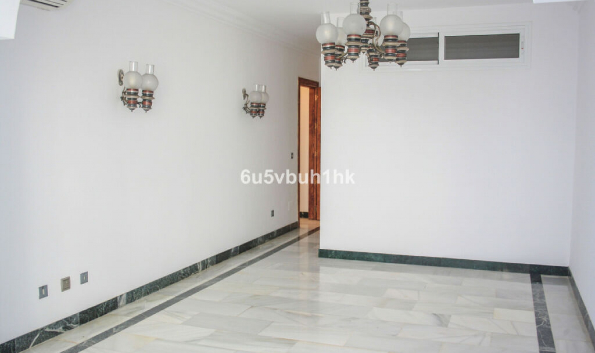 Resale - Apartment -
Marbella