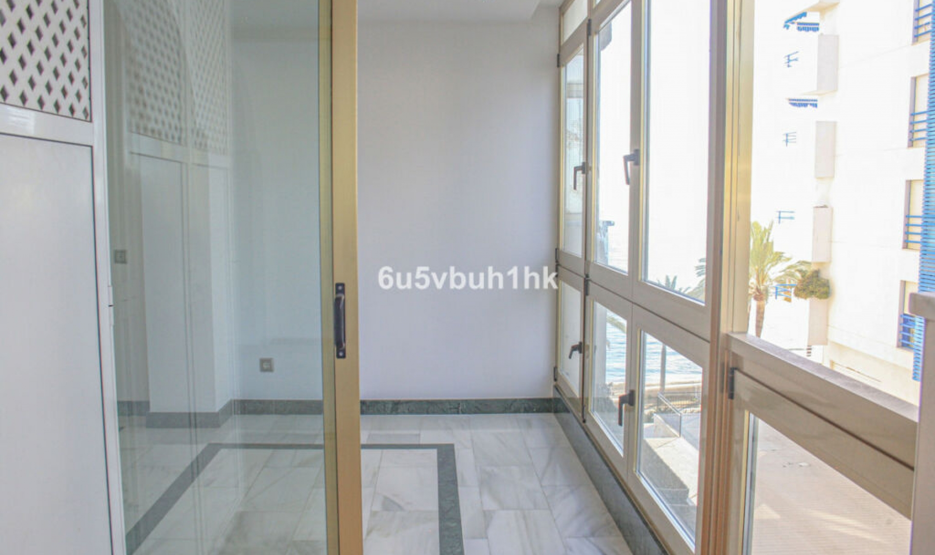 Resale - Apartment -
Marbella