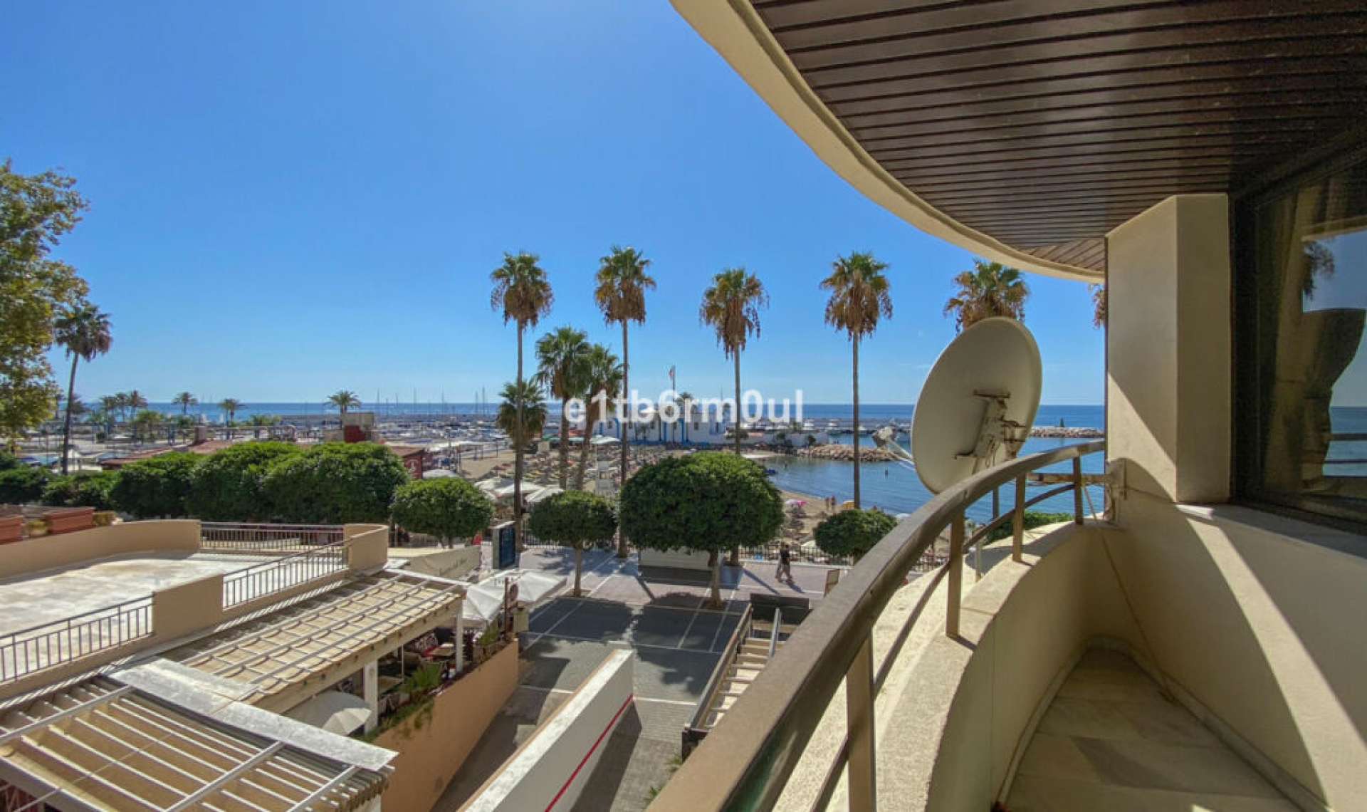 Resale - Apartment -
Marbella
