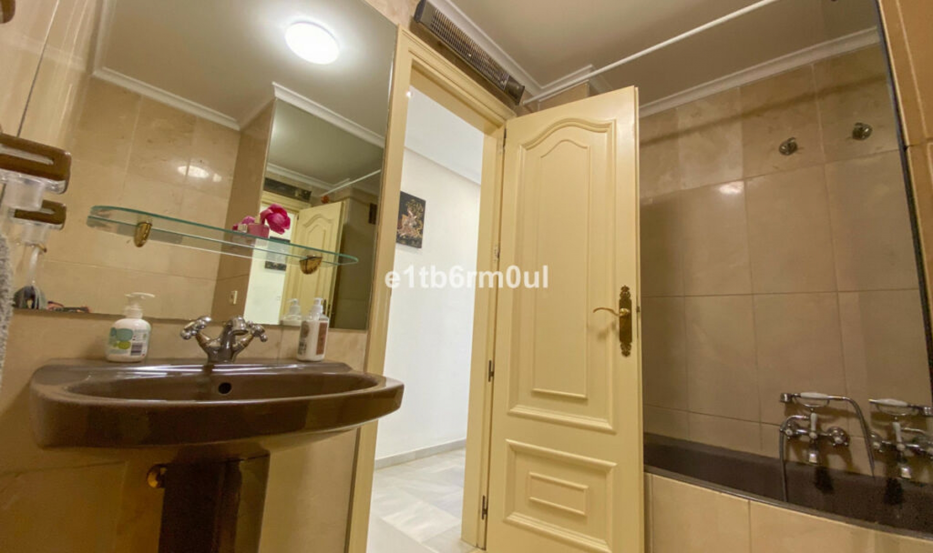 Resale - Apartment -
Marbella