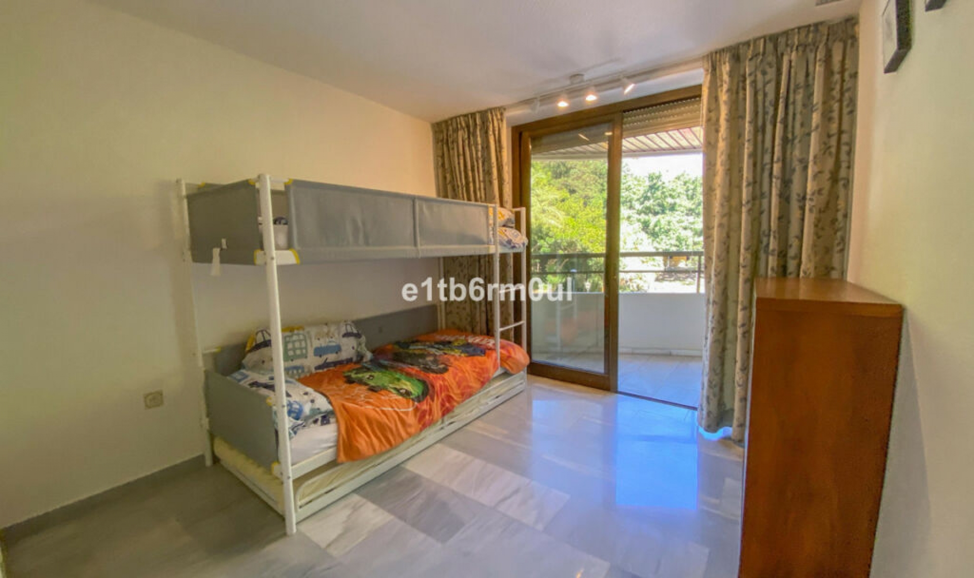 Resale - Apartment -
Marbella