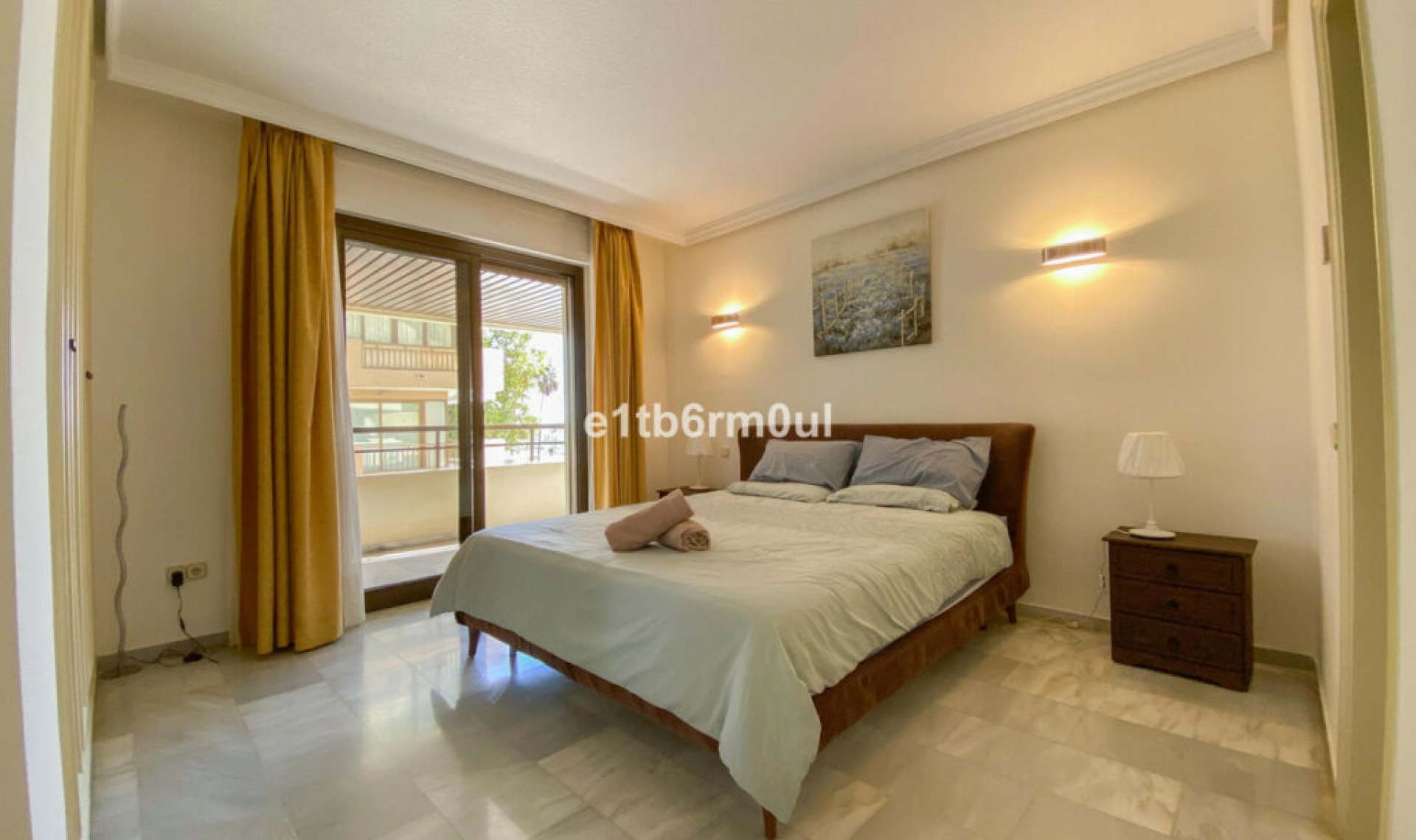 Resale - Apartment -
Marbella