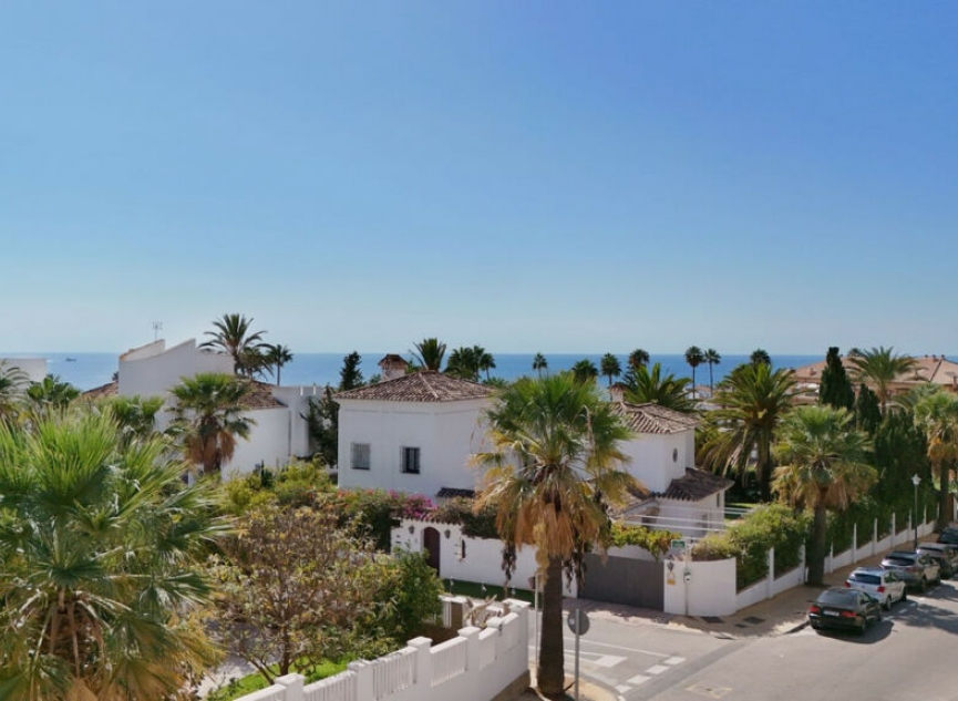 Resale - Apartment -
Marbella