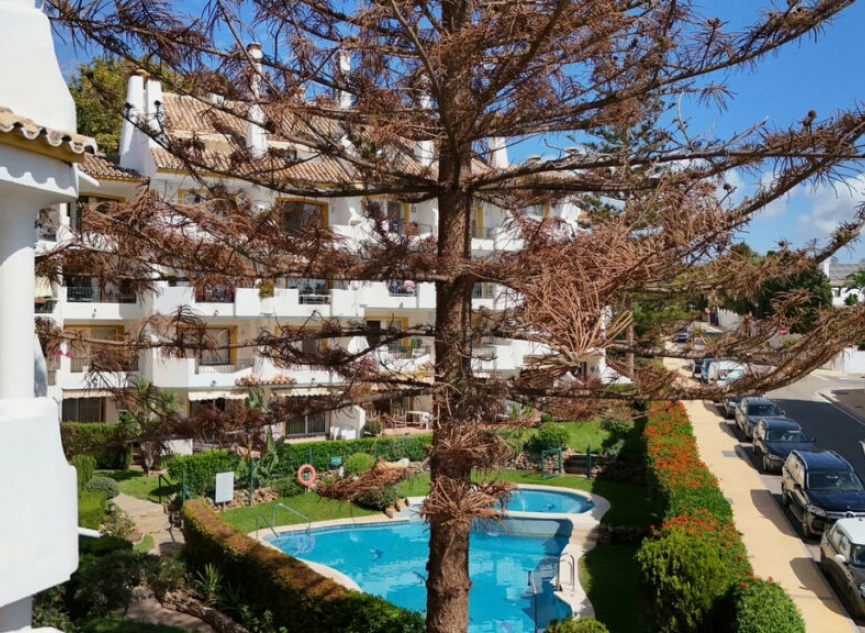 Resale - Apartment -
Marbella
