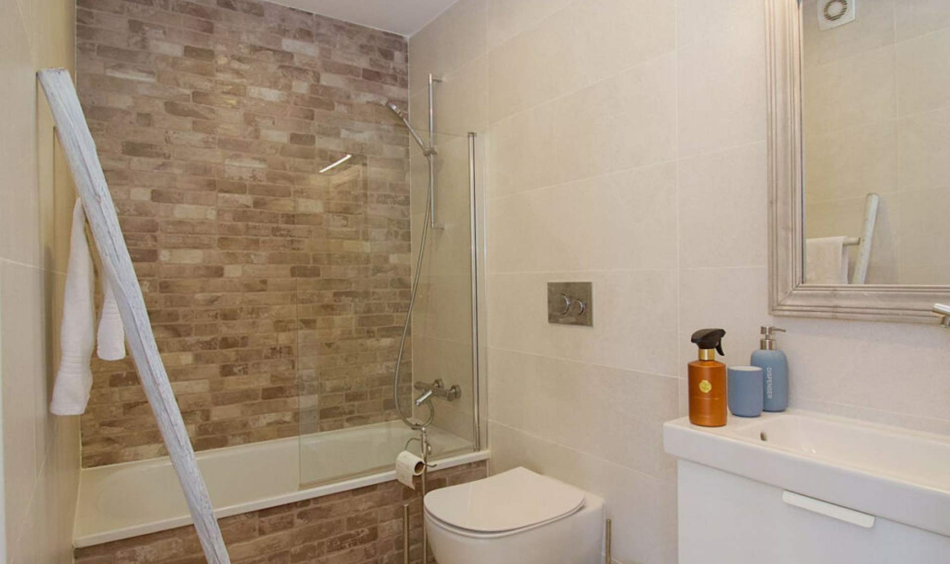 Resale - Apartment -
Marbella