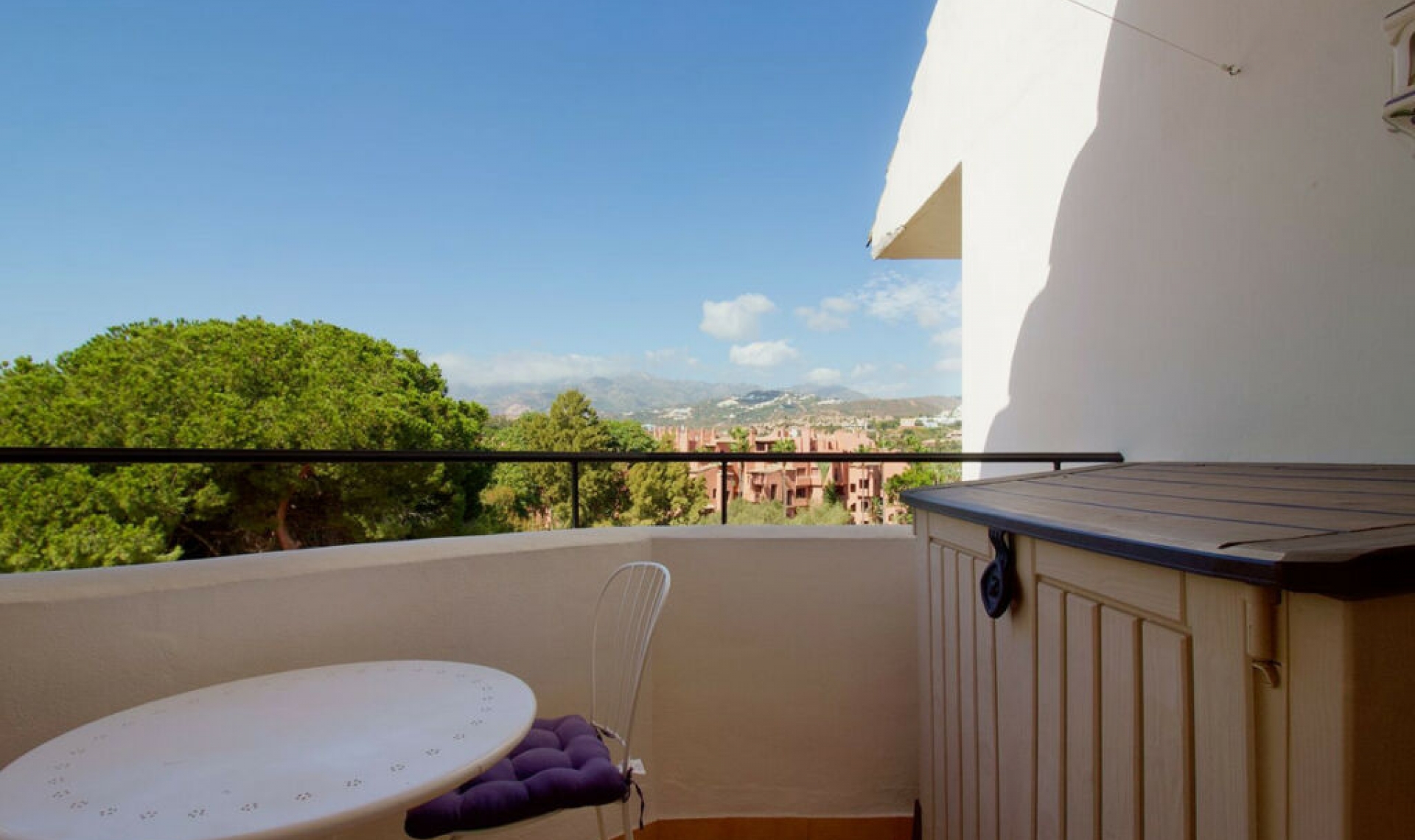 Resale - Apartment -
Marbella