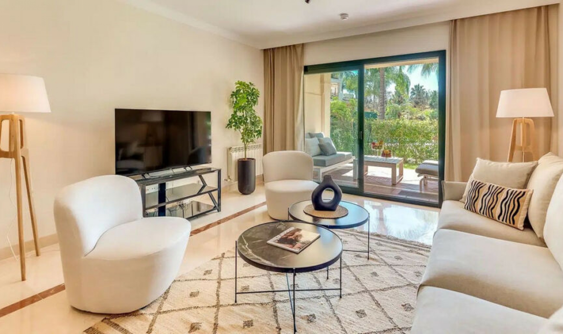 Resale - Apartment -
Marbella