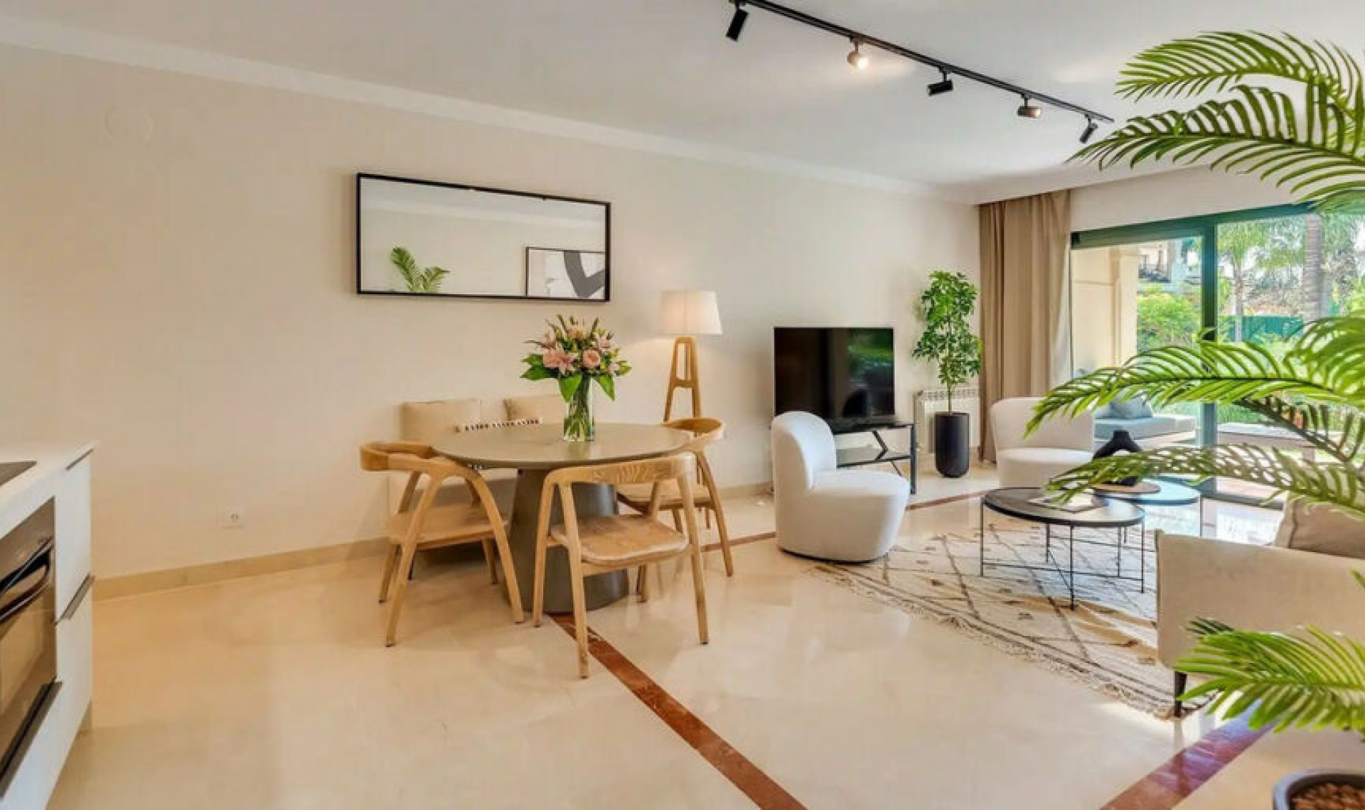 Resale - Apartment -
Marbella