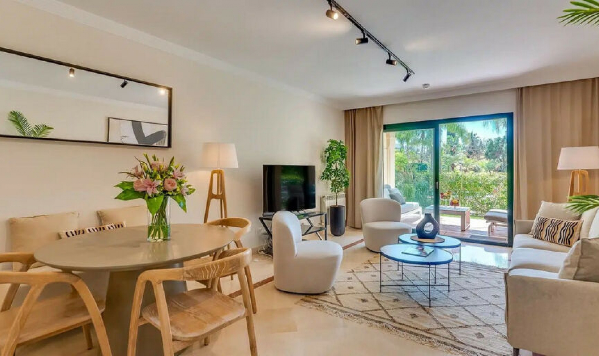 Resale - Apartment -
Marbella