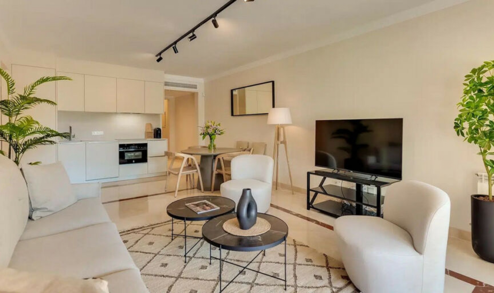 Resale - Apartment -
Marbella