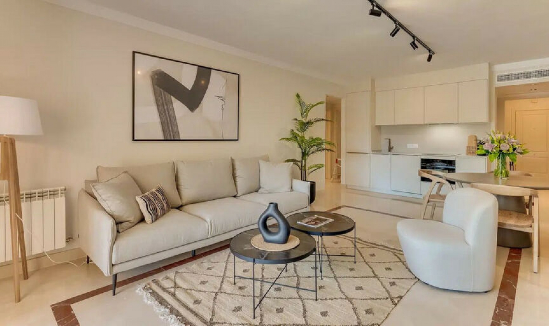 Resale - Apartment -
Marbella