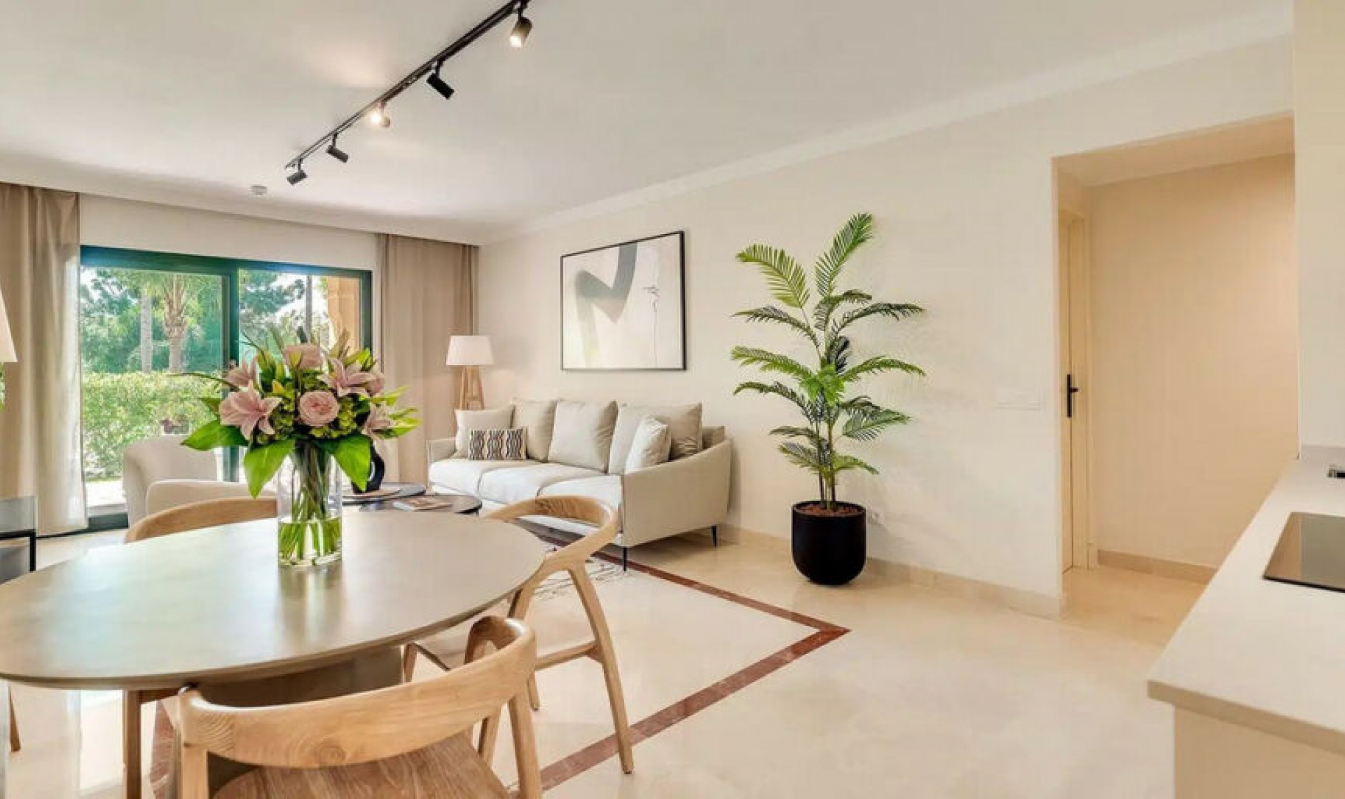 Resale - Apartment -
Marbella