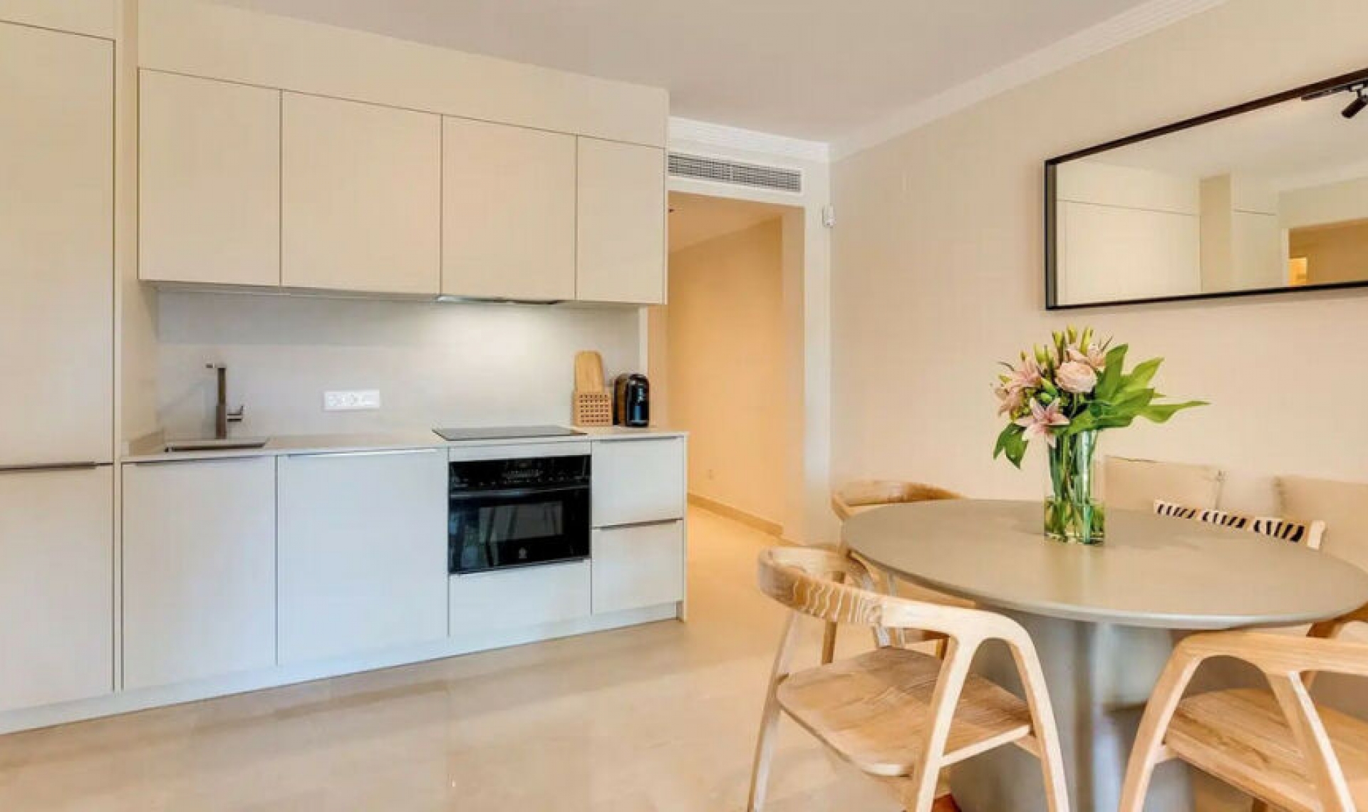 Resale - Apartment -
Marbella