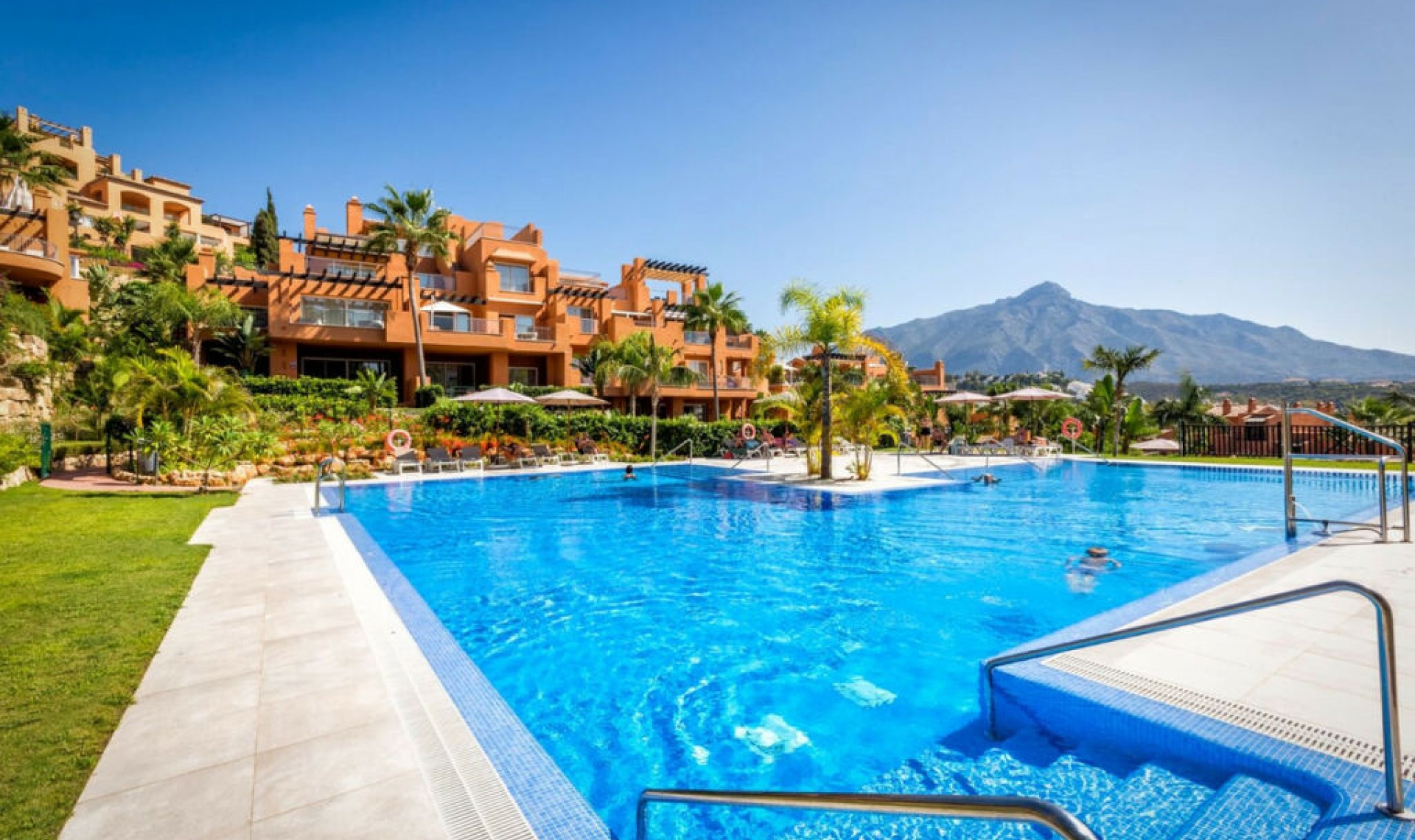 Resale - Apartment -
Marbella